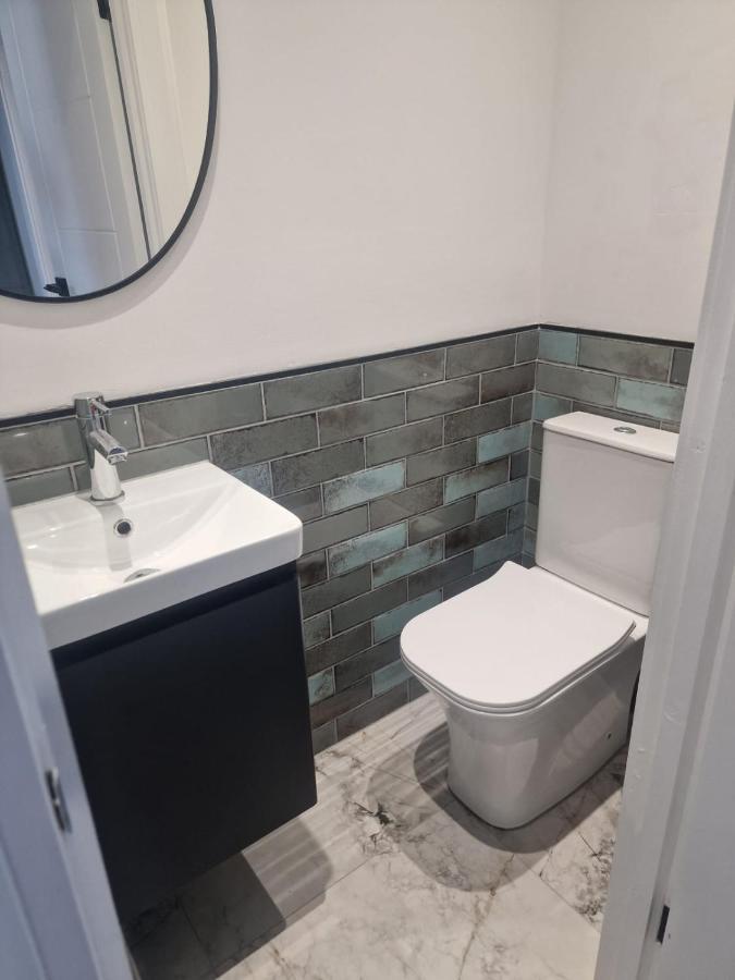 Collier'S Wood En-Suite Apartments Londres Extérieur photo