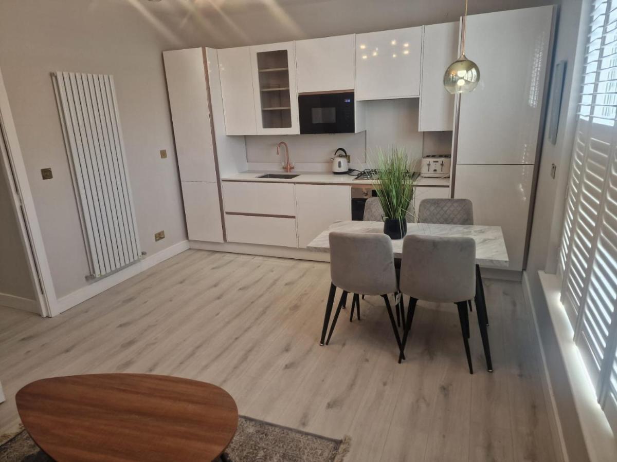 Collier'S Wood En-Suite Apartments Londres Extérieur photo