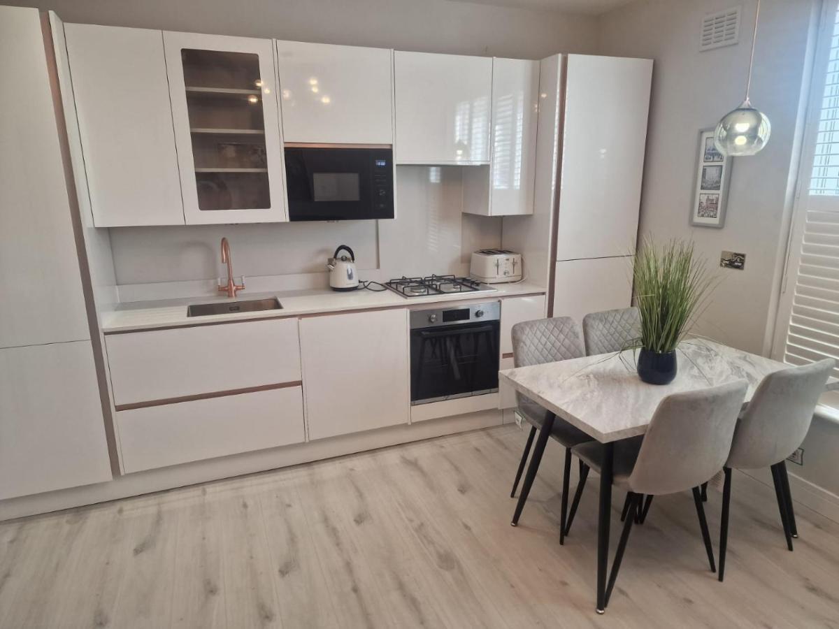 Collier'S Wood En-Suite Apartments Londres Extérieur photo